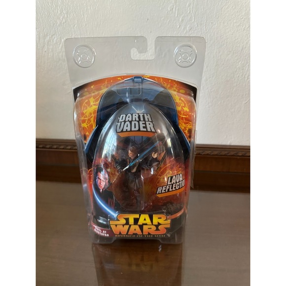 Hasbro Star Wars: Lava Reflection - Figura Esclusiva Anakin Skywalker / Darth Vader - Action Figure 10,2 Cm Con Accessori Intercambiabili - 2